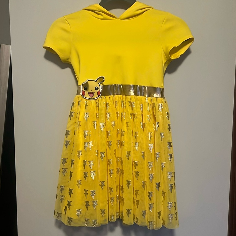 Pokémon Size M (7/8) Kids Dress with hoodie
